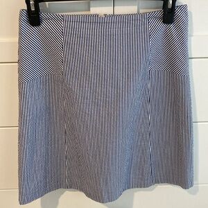 Talbots lined seersucker skirt
Size 10 women’s